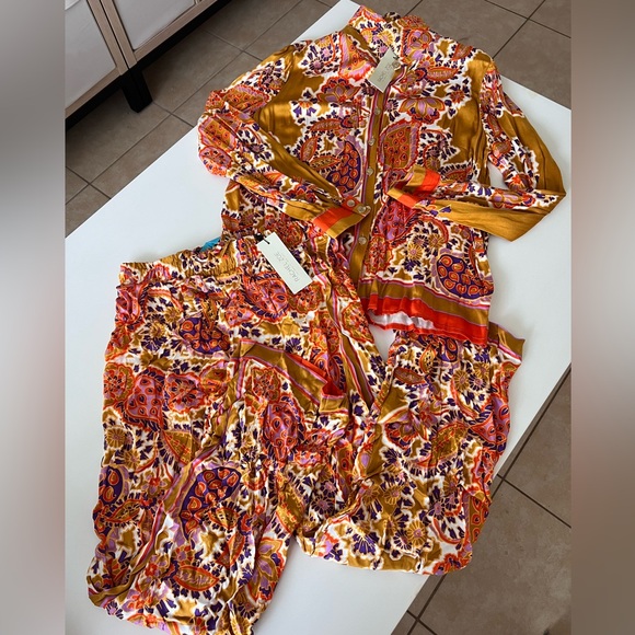Rachel Zoe Vibrant Multicolor Paisley Print Set - Picture 1 of 1